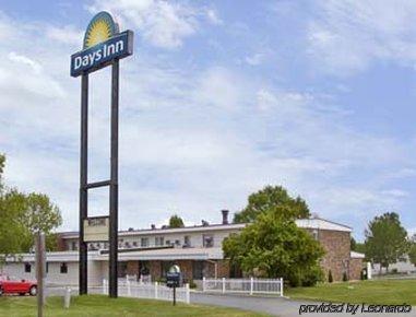 Days Inn By Wyndham Fond Du Lac Exterior photo