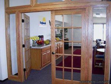 Days Inn By Wyndham Fond Du Lac Interior photo